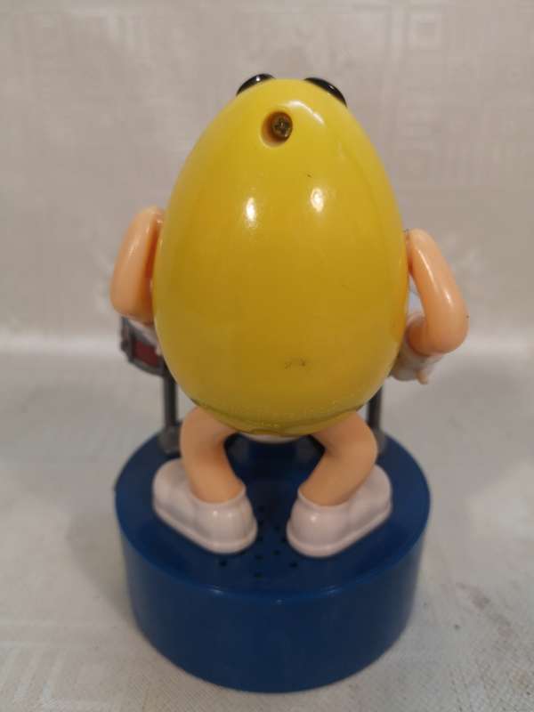 COLLECTORS ROCK STAR DRUMMER M&M MUSICAL FIGURINE (WORKING) 3 OF 6