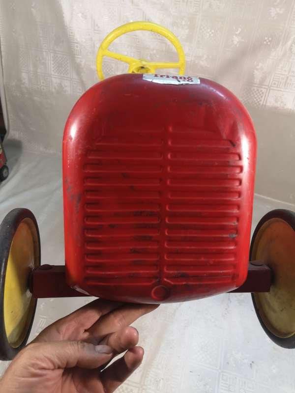 MAGNIFICENT!! VERY RARE VINTAGE 1950`S TRIANG SPRINGBOK PEDAL CAR