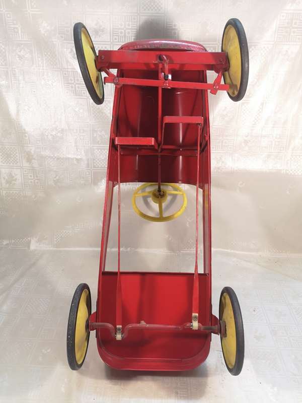 MAGNIFICENT!! VERY RARE VINTAGE 1950`S TRIANG SPRINGBOK PEDAL CAR