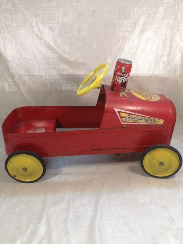MAGNIFICENT!! VERY RARE VINTAGE 1950`S TRIANG SPRINGBOK PEDAL CAR