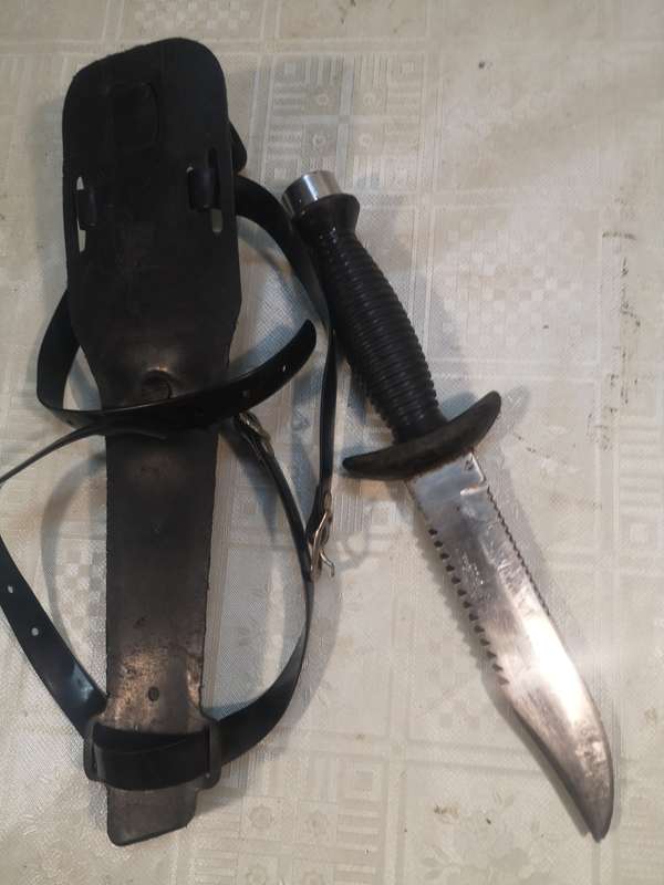 VINTAGE ETERNAL DIVING KNIFE WITH RUBBER SHEATH