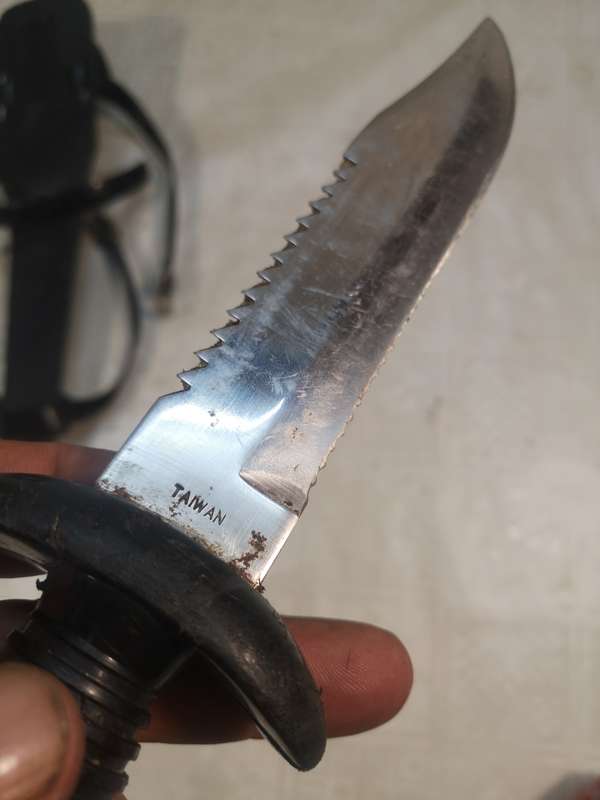 VINTAGE ETERNAL DIVING KNIFE WITH RUBBER SHEATH
