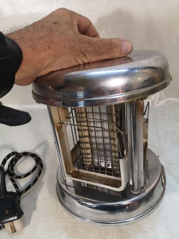 VINTAGE RETRO 4-SLICE ROTARY TOASTER - WORKING CONDITION
