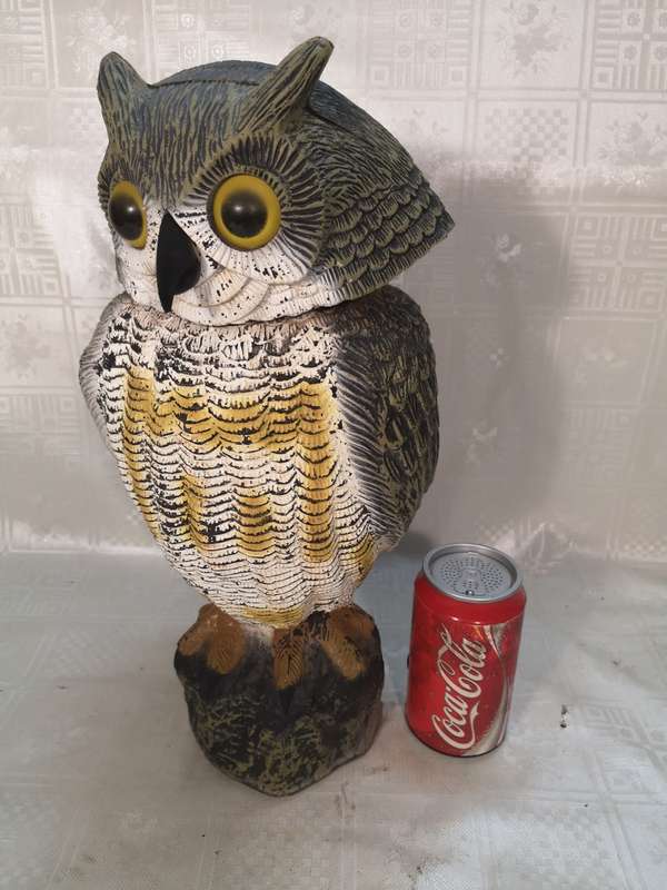 Scare Doves, Squirrels, And Mice Away With This Realistic Fake Owl Statue - Rotating bobble Head