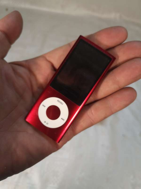Luna SST XtremeMac alarm clock Docking Station With a Nano 5th Generation Ipod - 100% Working