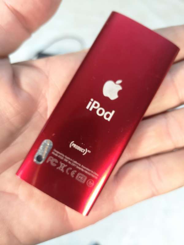 Luna SST XtremeMac alarm clock Docking Station With a Nano 5th Generation Ipod - 100% Working