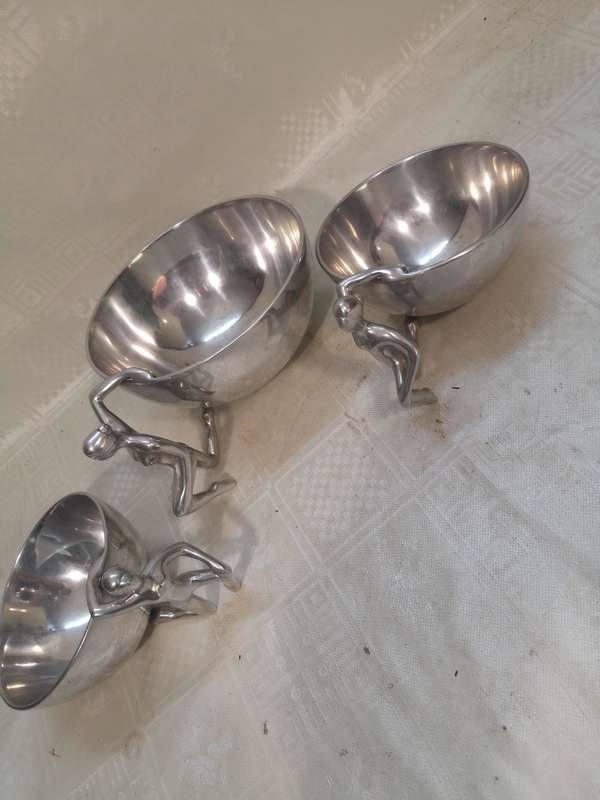 Pewter Stunning Original Kaleidoscope Design Pewter Serving Bowl Set was sold for 225.00 on 20 Mar at 22 16 by Ockerts Attic in Pretoria Tshwane ID 610541926