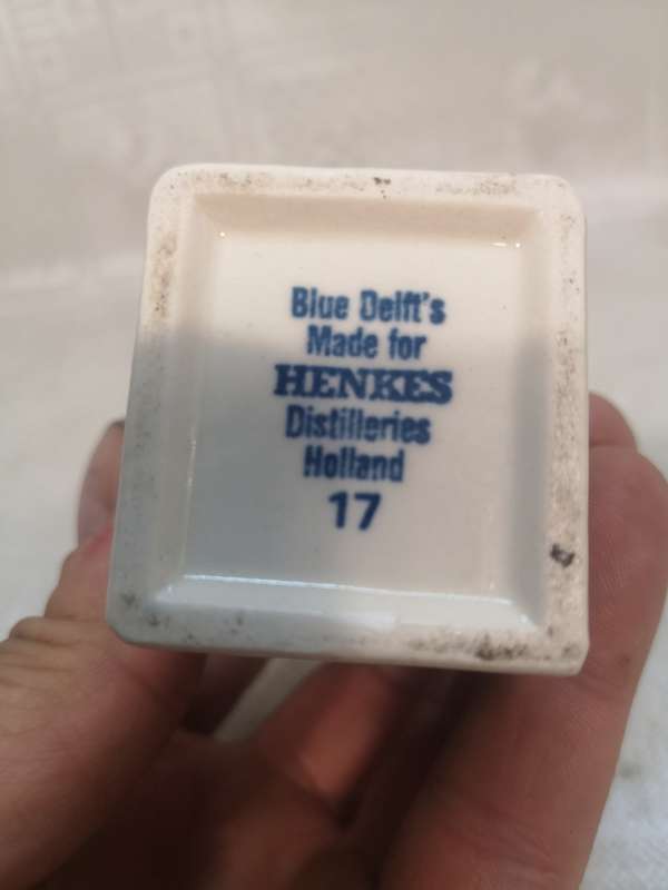 Vintage Blue Delft`s Made for KLM by Henkes Distilleries Mini Liquor Bottle No 17