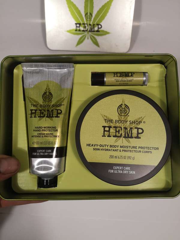 NEW THE BODY SHOP HEMP HIGH MOISTURE EXPERT SET HAND PROTECTOR BODY BUTTER LIP