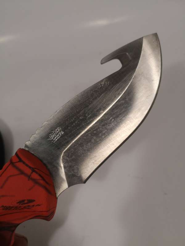 Buck 393 Omni Hunter 12PT 4` Fixed Blade, Gut Hook, Mossy Oak Blaze Camo Handles