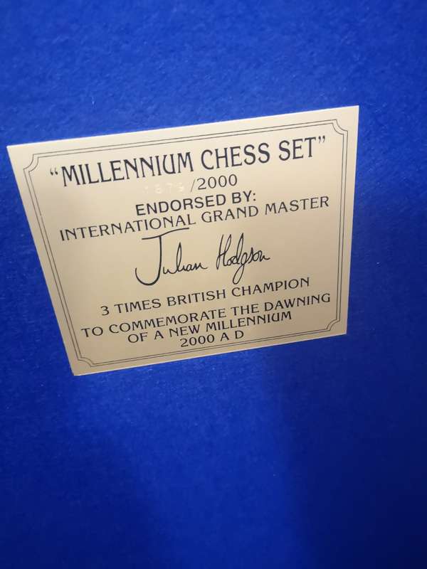 3 X BRITISH CHAMPION JOHN HODGSON MILLENNIUM CHESS SET NO 1879 OF 2000