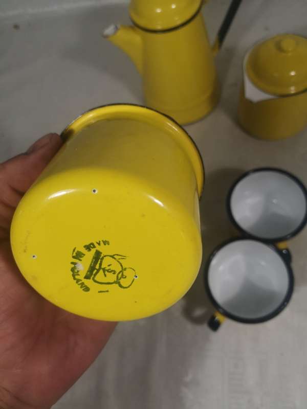 MAGNIFICENT 7PCE YELLOW ENAMEL POLAND TEA SET