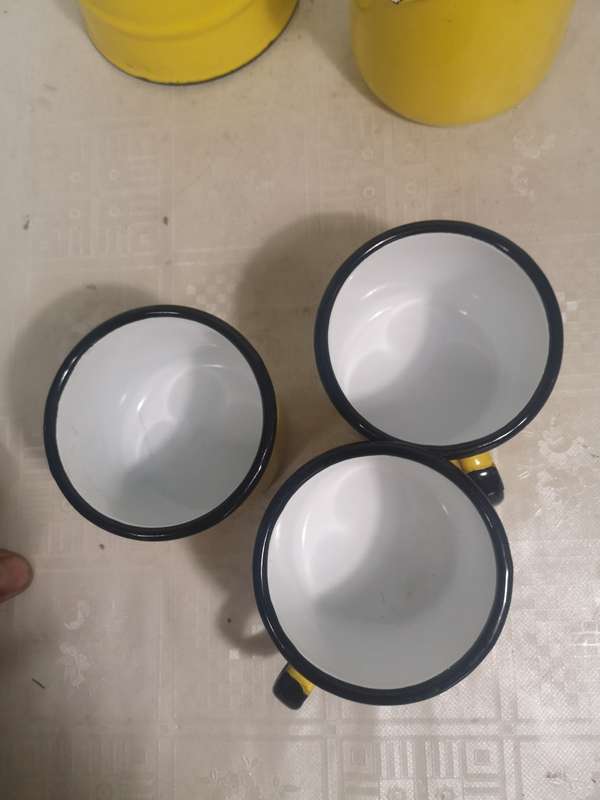 MAGNIFICENT 7PCE YELLOW ENAMEL POLAND TEA SET