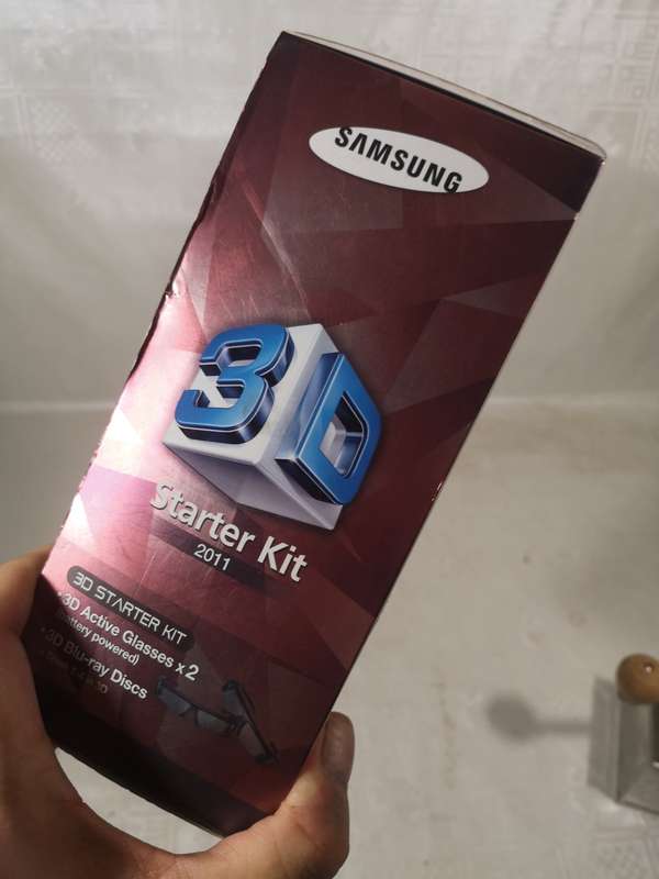 Samsung Battery 3d Glasses Kit 2 Pair + Shrek 1 to 4 BLURAY DVDs included (sealed new in box)