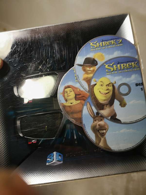 Samsung Battery 3d Glasses Kit 2 Pair + Shrek 1 to 4 BLURAY DVDs included (sealed new in box)