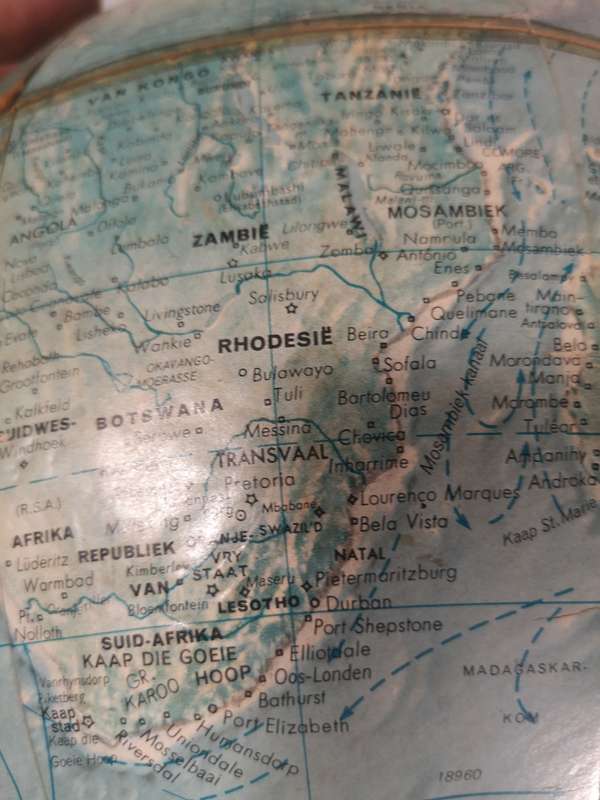BEAUTIFUL VINTAGE REPLOGLE AFRIKAANS WORLD GLOBE