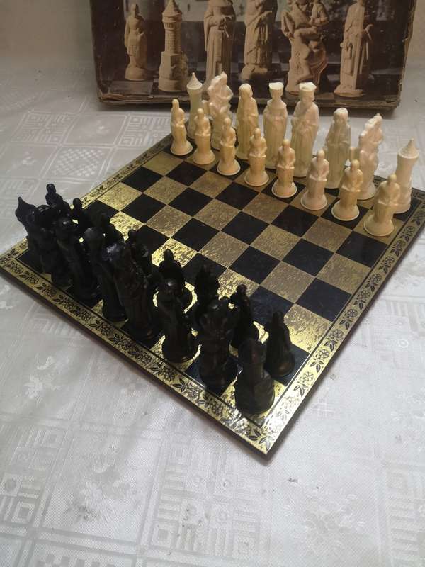 RENAISSANCE Chess Set VINTAGE 1959 Complete, 4` King, Felted Lowe, w/box