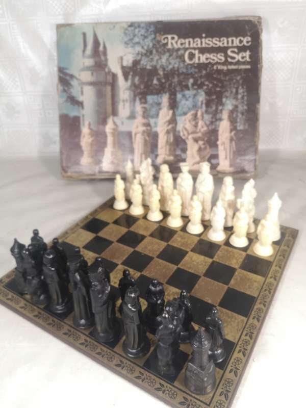 RENAISSANCE Chess Set VINTAGE 1959 Complete, 4` King, Felted Lowe, w/box