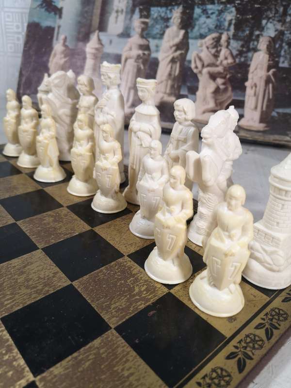 RENAISSANCE Chess Set VINTAGE 1959 Complete, 4` King, Felted Lowe, w/box