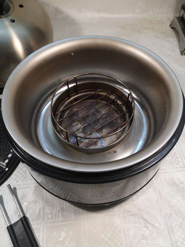 COMPLETE COBB PORTABLE CHARCOAL GRILL 300MM - VERY GOOD CONDITION