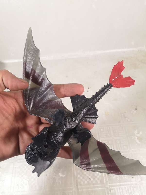 SPIN MASTER--HOW TO TRAIN DRAGON--TOOTHLESS NIGHT FURY FIGURE (VARIANT)