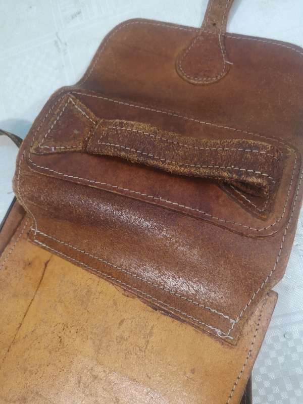 Vintage 1930s 30s brown heavy gauge leather messenger shoulder bag satchel hand stitched