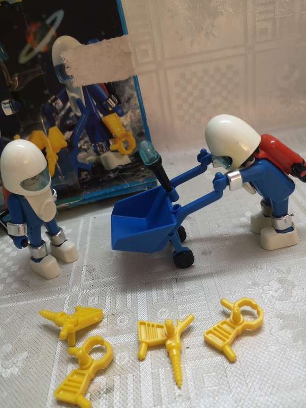 VINTAGE LYRA PLAYMOBIL PLAYMOSPACE 3589 ASTRONAUTS IN BOX RARE