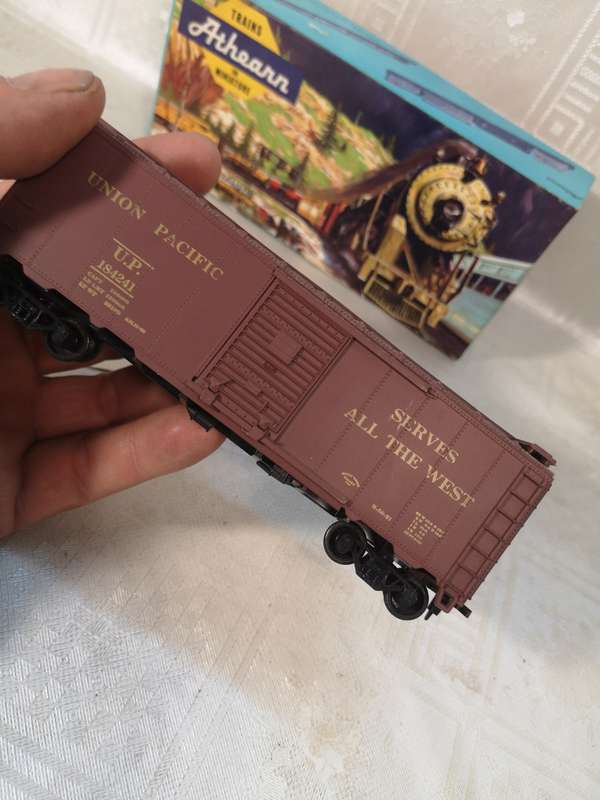 Vintage HO Scale Union Pacific Single Door Boxcar Complete with Booklet & Box