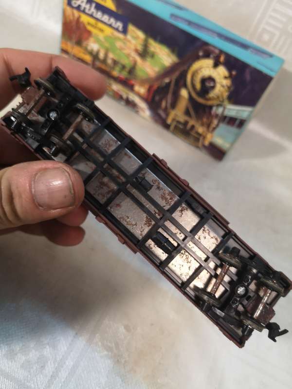 Vintage HO Scale Union Pacific Single Door Boxcar Complete with Booklet & Box