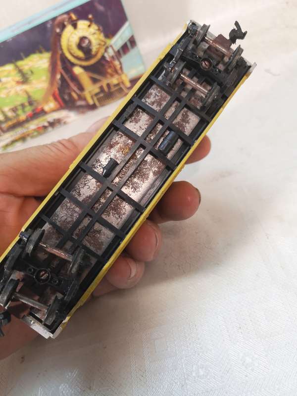 Vintage HO Scale Union Pacific 40 ft Hi-Cube Box Car Complete with Booklet & Box