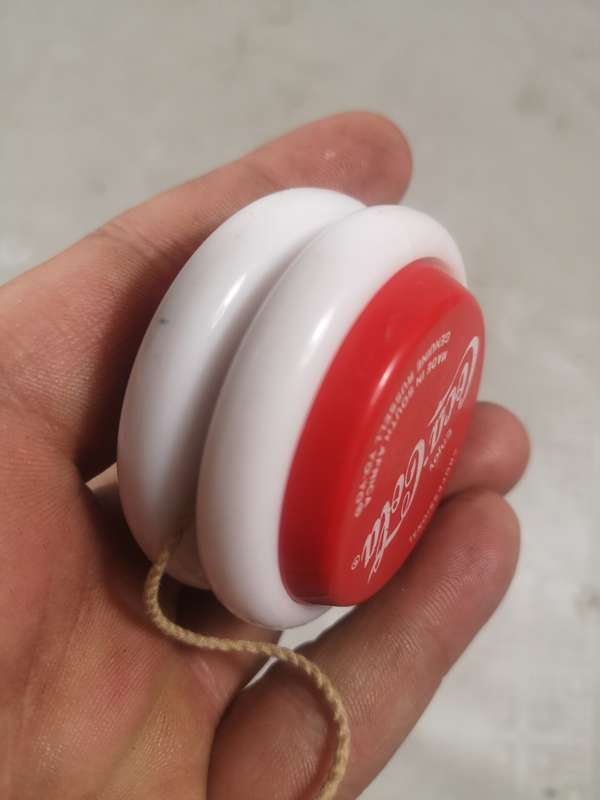 Vintage Genuine Russell Coca Cola Professional Yo-Yo