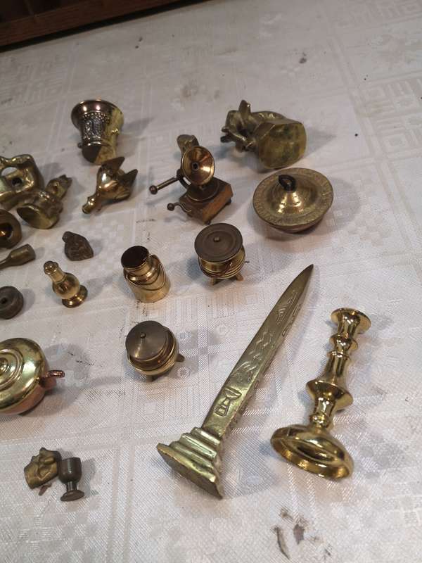 Printers Tray (40 Spaces) with Solid Brass  collector Miniatures (approx. 51 pieces)