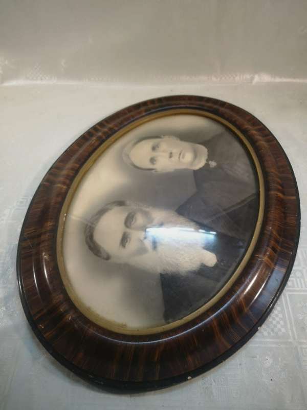 Oval Antique Wooden Bubble Glass Convex Wood Frame with Old Couple Photo 1 of 2