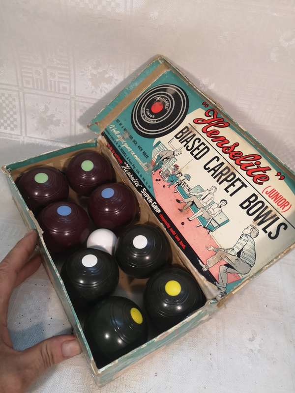 Awesome Vintage Henselite Biased Junior Carpet Bowls in Original Box