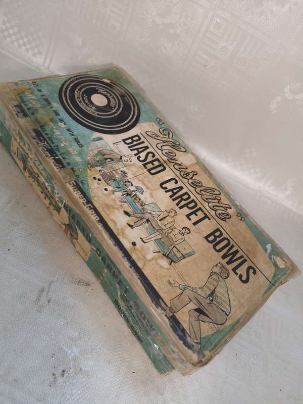 Awesome Vintage Henselite Biased Junior Carpet Bowls in Original Box