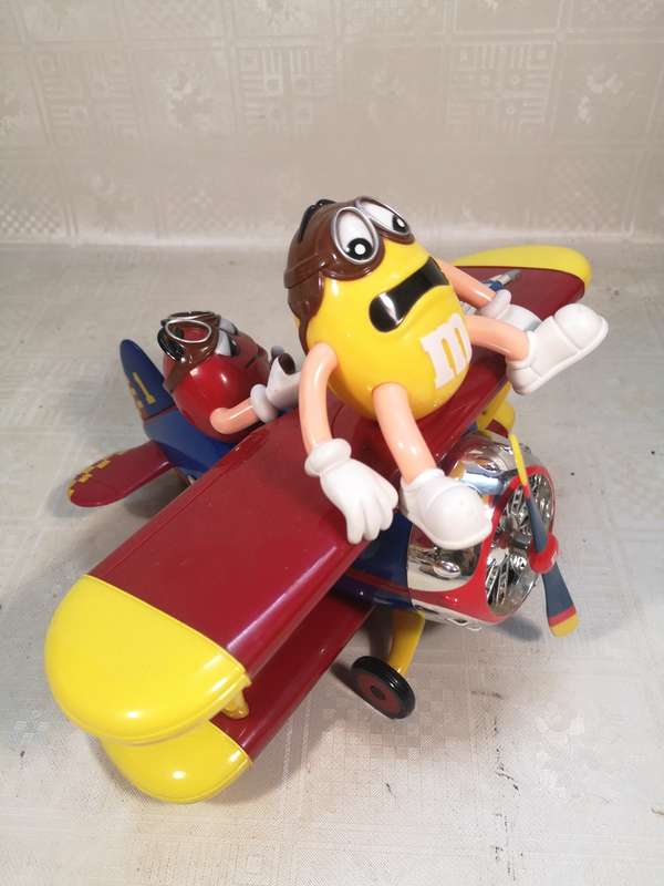 RARE!! M&M`S SWEET CANDY BIG DISPENSER YELLOW AVIATOR BI-PLANE AIRPLANE