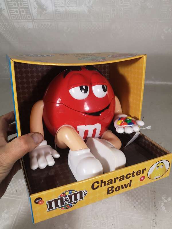 GYANT!! Official M & M`s Brand Collectible - Plain M&M - RED Character Bowl - MINT IN BOX