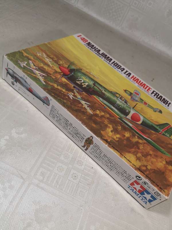 TAMIYA 61013 1/48 NAKAJIMA KI-84-I-A HAYATE `FRANK` BUILDING MODEL