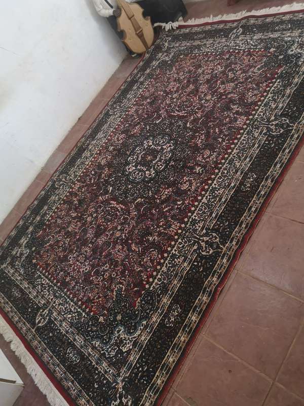 MAGNIFICENT VERY LARGE HANDWOVEN ORIENTAL WOOL CARPET 1950mm x 3000mm