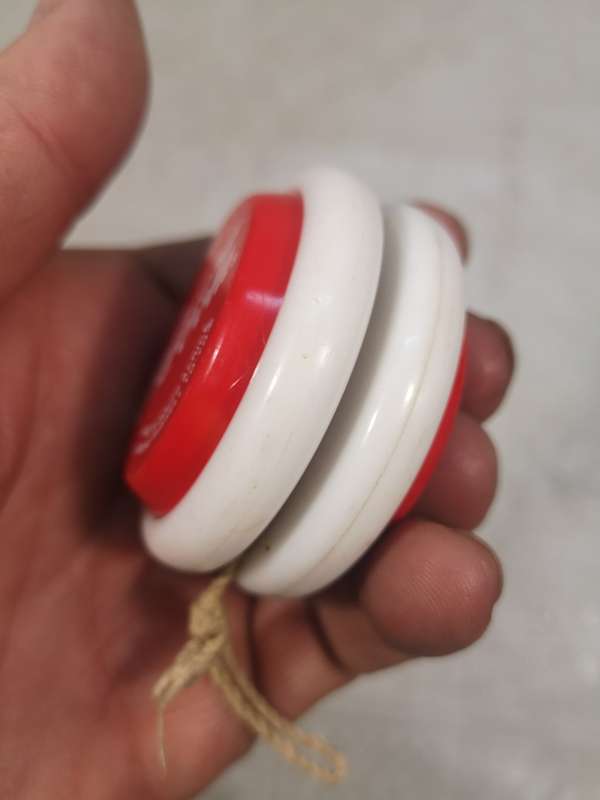 STUNNING VINTAGE GENUINE RUSSELL PROFESSIONAL COCA COLA YOYO