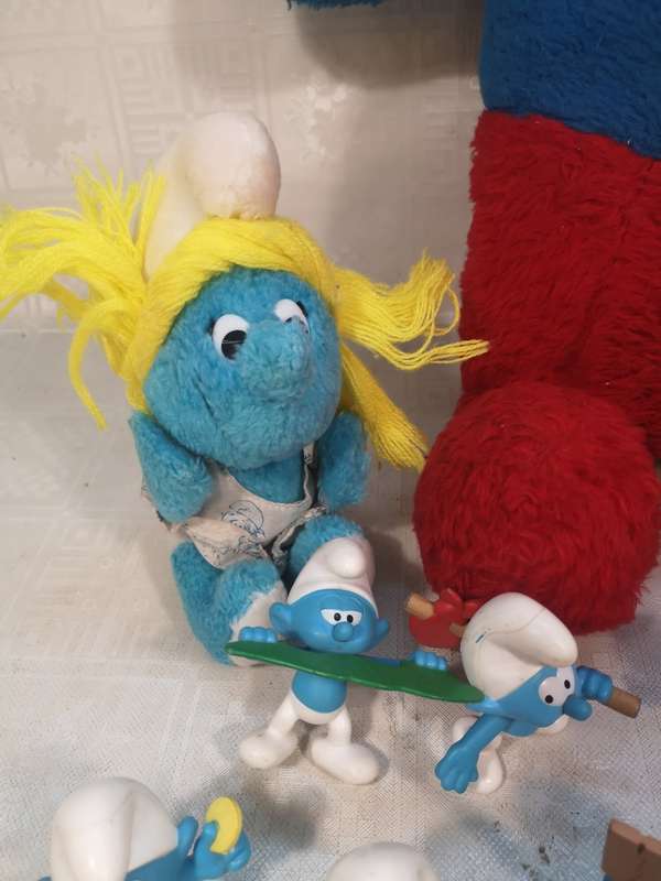VERY LARGE VINTAGE SMURF COLLECTION