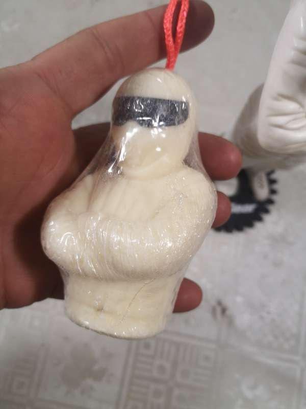 COLLECTABLE TOP GEAR THE STIG SHAMPOO BOTTLE & SOAP ON THE ROPE