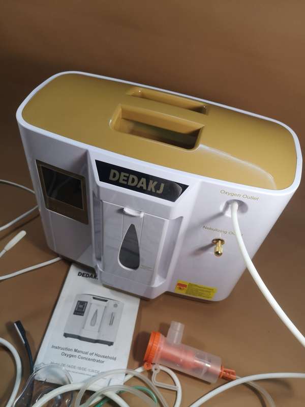 7 Litre Dedakj Portable Home Oxygen Concentrator with remote (2-in-1 with Nebulizer) Like New