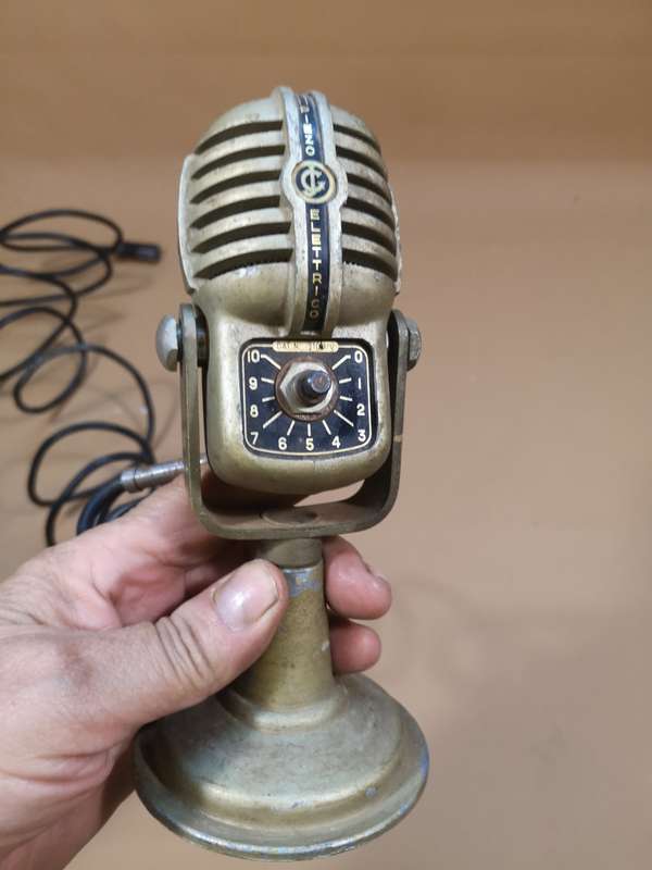 VERY RARE!! ORIGINAL VINTAGE 1950'S PIEZO ELECTTRICO 1100V COMENTATORS MICROPHONE