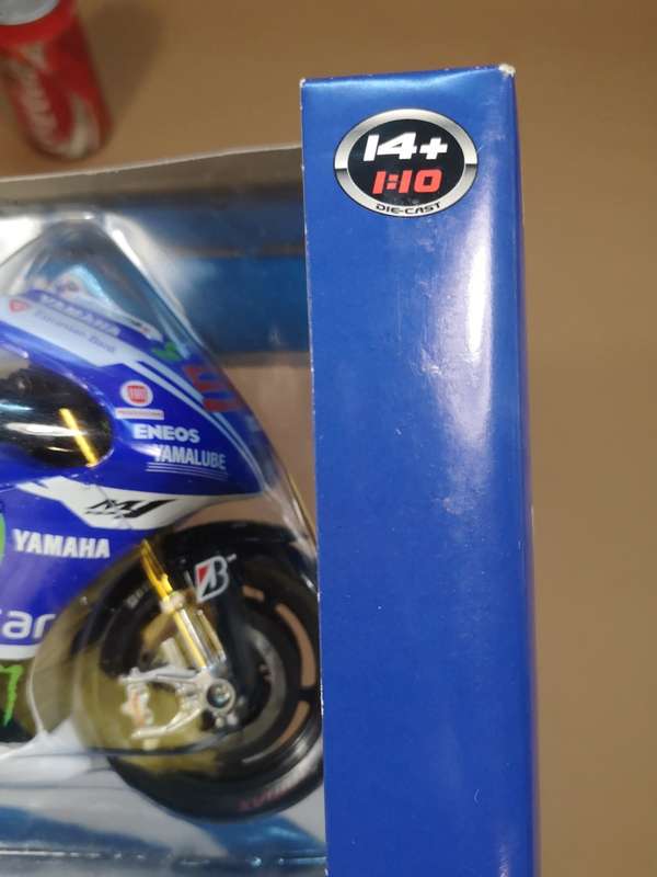 Very Large Maisto 1/10 Yamaha Yzr M1 Movistar Yamaha No 46 Rossi Die Cast - Sealed New in Box