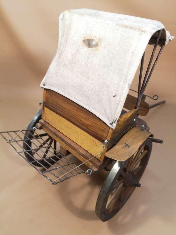 Magnificent Vintage Large Doctor`s carriage model