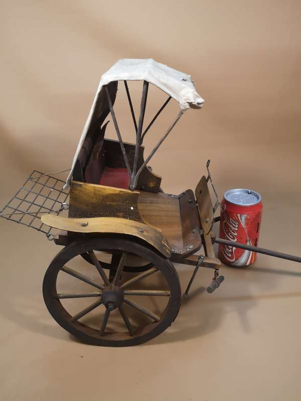 Magnificent Vintage Large Doctor`s carriage model