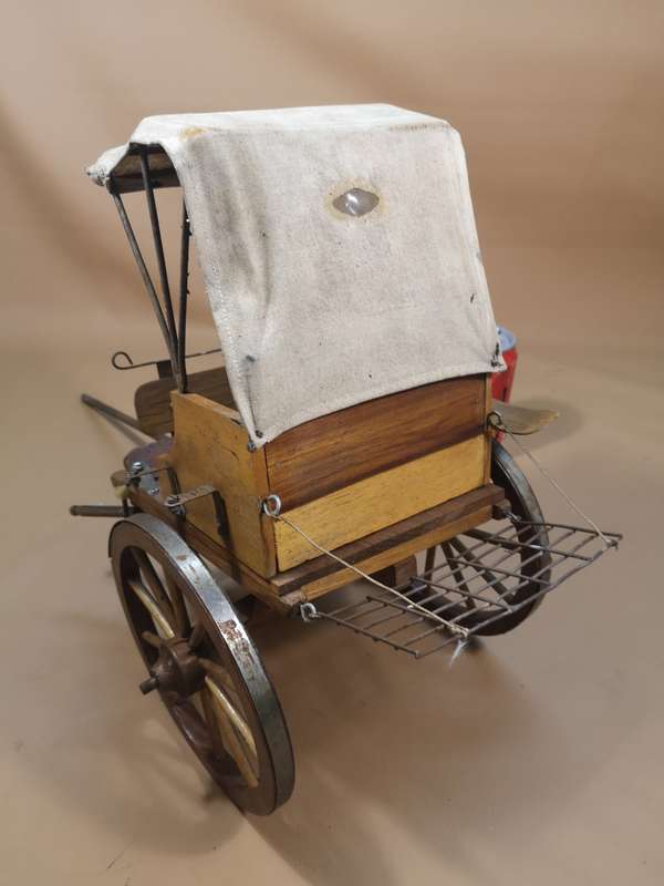 Magnificent Vintage Large Doctor`s carriage model