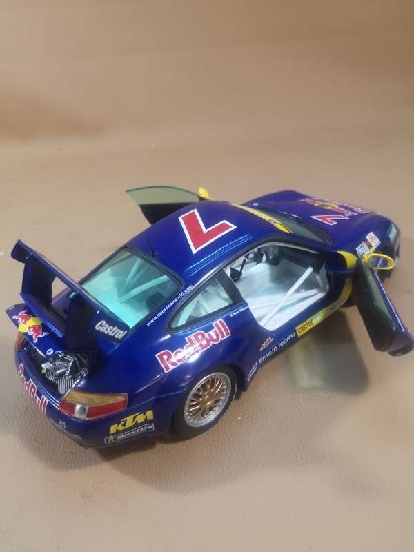 Sun Star 1/18 Scale Diecast - 9029 Porsche 911 GT3 Red Bull Racing