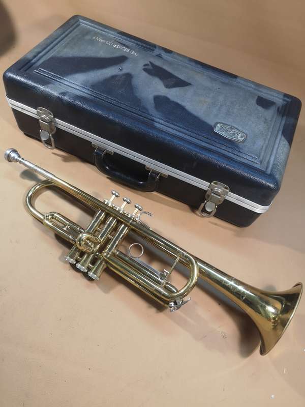 Magnificent Professional Bach TR300 Trumpet in original case